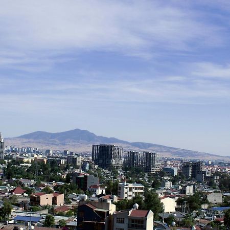 Aselefech Merga Hotel And Spa Аддис-Абеба Экстерьер фото